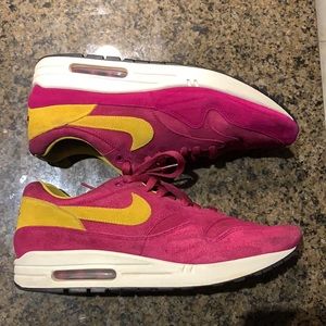 Great Used Air Max 1 Shoe.